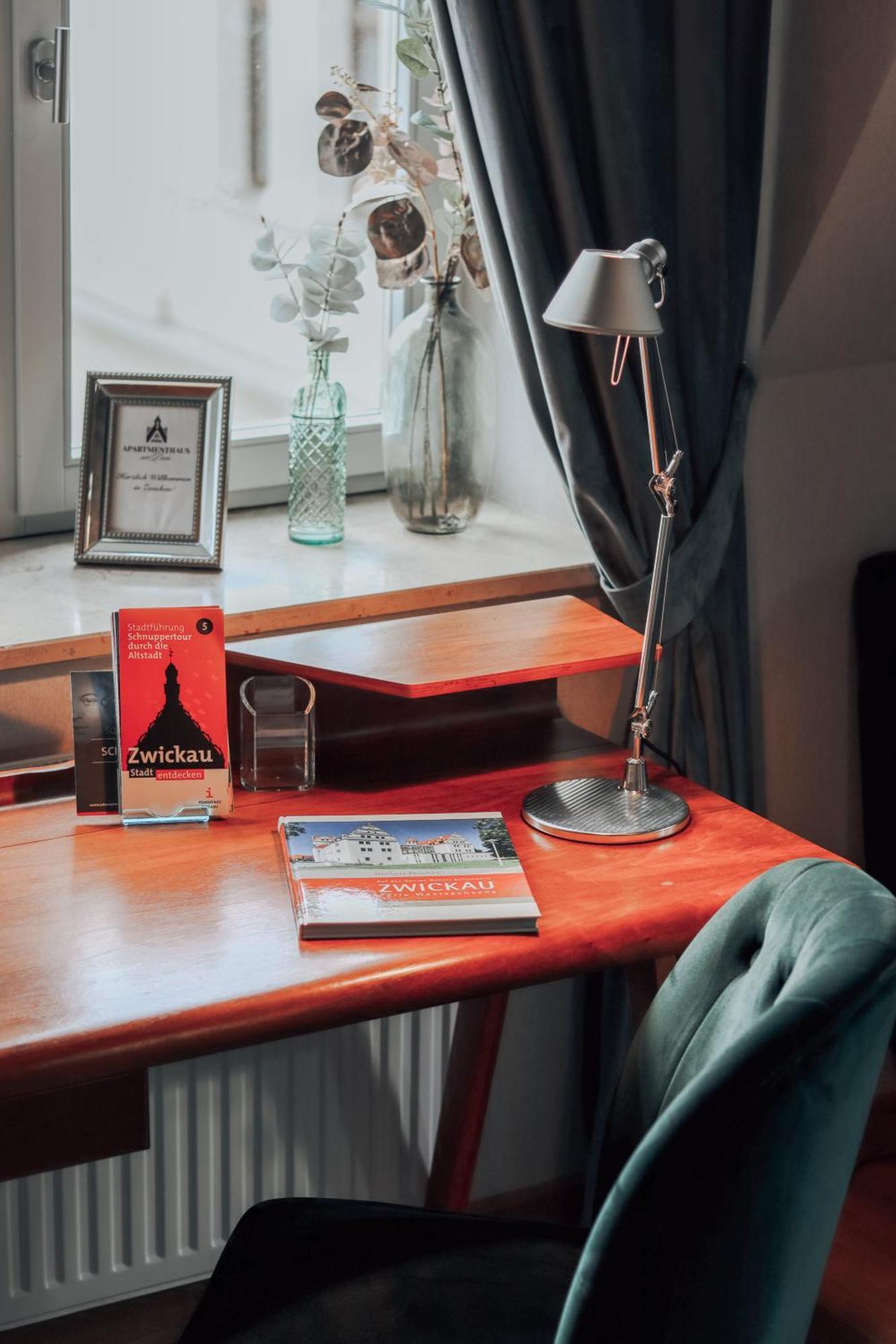 Apartmenthaus Am Dom Mit Parkplatz ซวิคเคา ภายนอก รูปภาพ